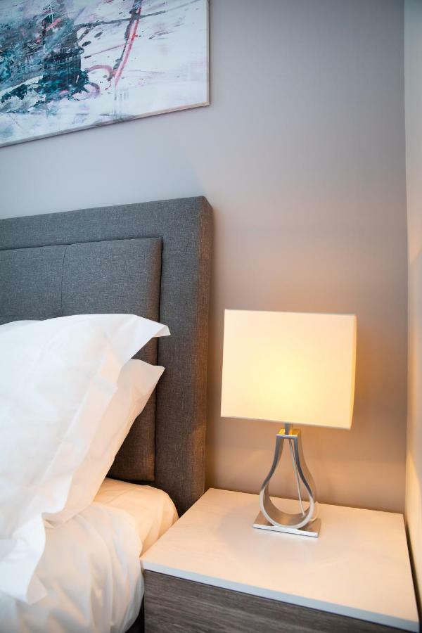 Modern And Spacious Home From Home 1 Mile From M1 - With Netflix, Prime Video, Ps5, Free Parking, Superfast Wifi, Bbq - Sleeps 11 - By Brightleap Apartments Milton Keynes Exterior foto